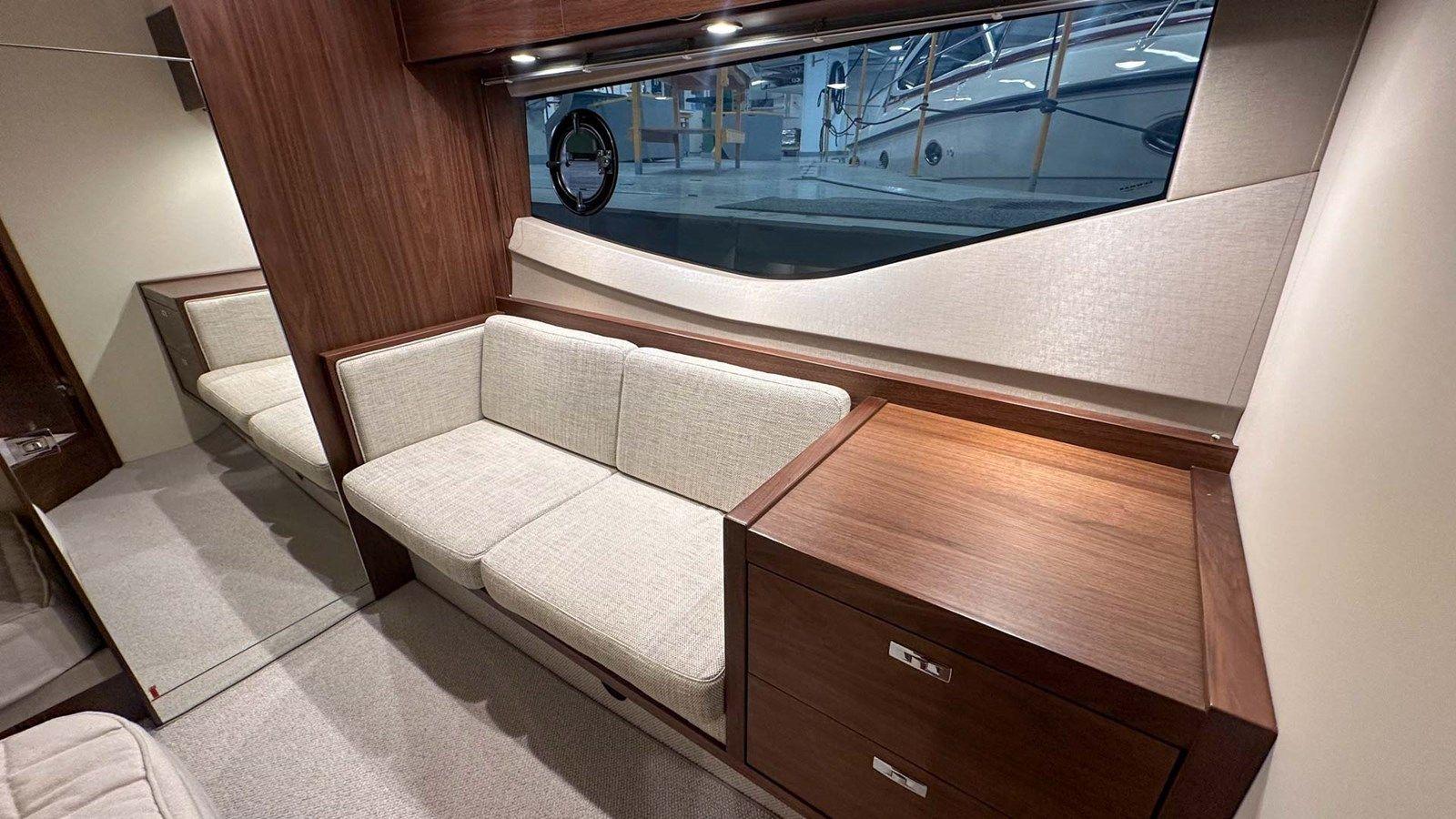best yacht sales deals Princess V40 (V40185)