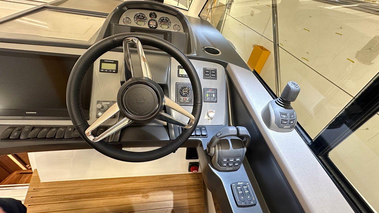 Buy a Princess V40 (V40185) Princess V40 at Shestakov Yacht Sales