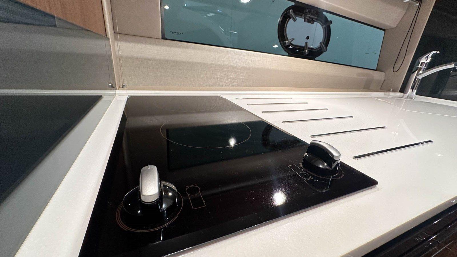 Buy a yacht Princess V40 (V40185) - PRINCESS