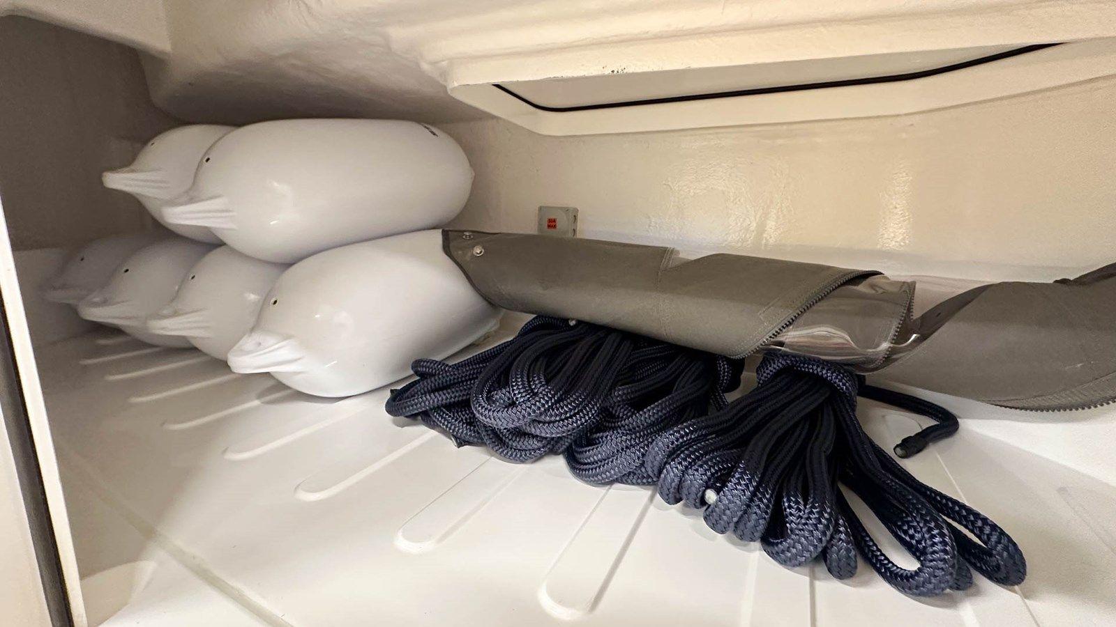 Buy a yacht Princess V40 (V40185) - PRINCESS