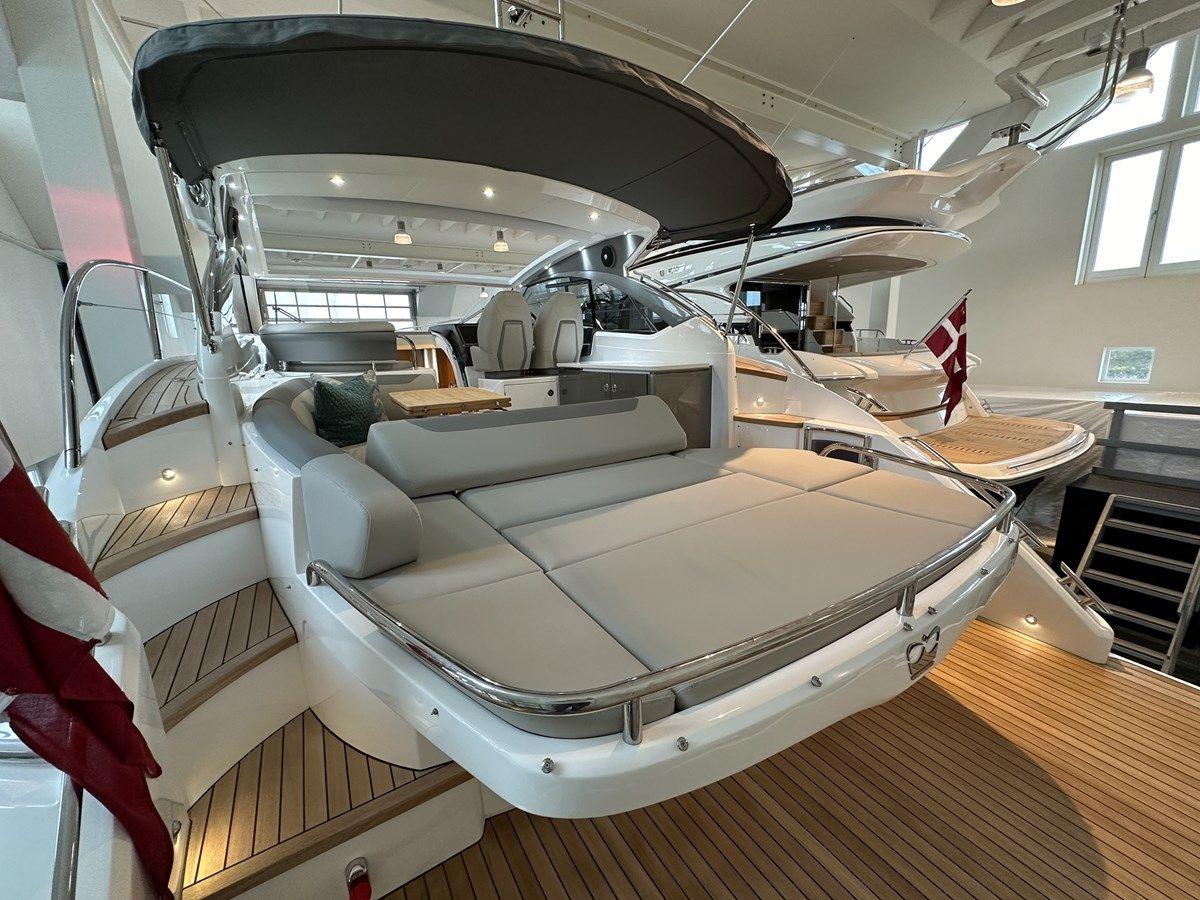 Купить яхту Princess V40 Sunbed (V40174) 42 в Shestakov Yacht Sales