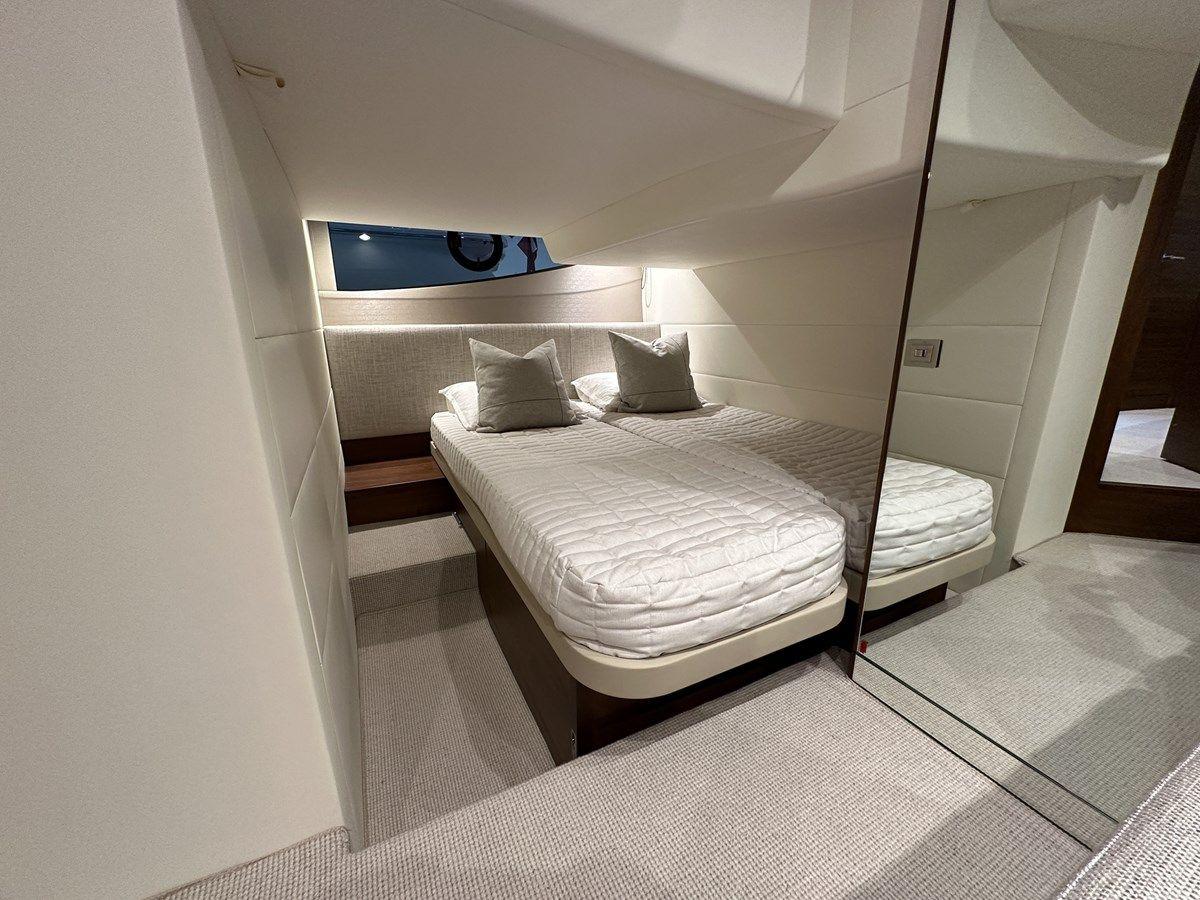 Купить яхту Princess V40 Sunbed (V40174) - PRINCESS в Shestakov Yacht Sales