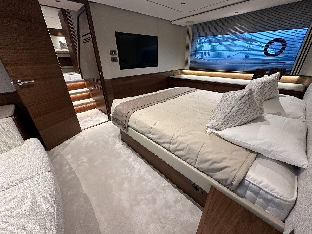 Buy a yacht Princess F65 (F65020) 66