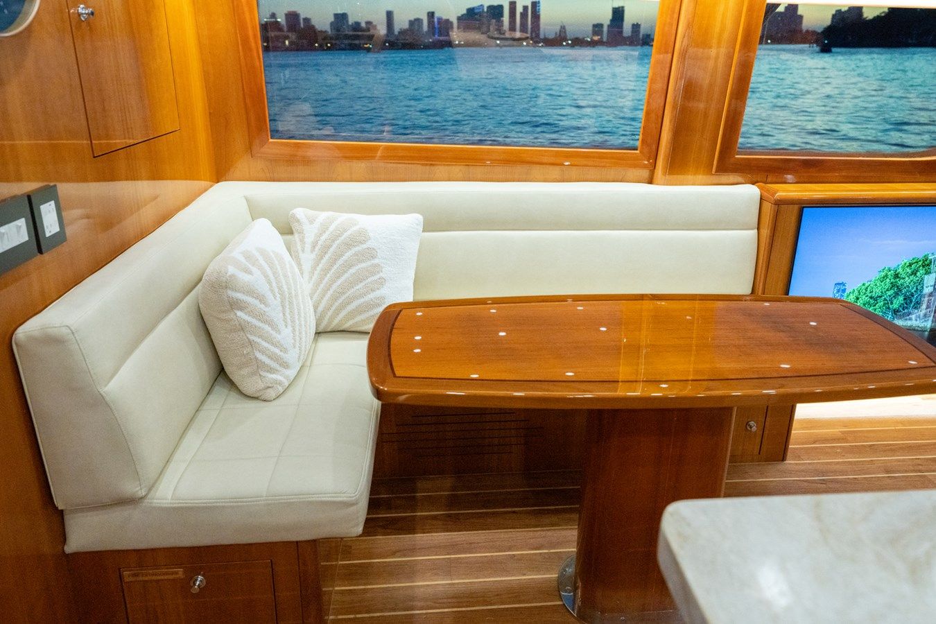 VENTURA 60 Convertible