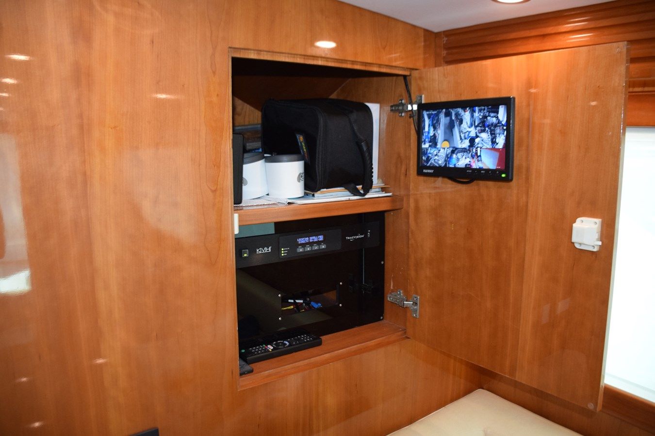 best yacht sales deals VENTURA - Hatteras