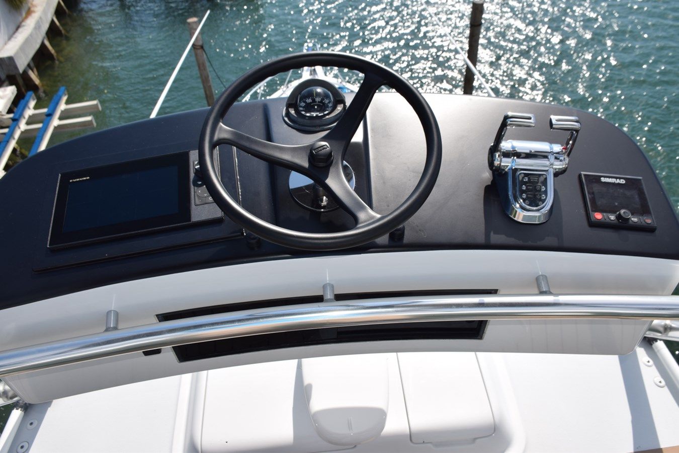 Buy a yacht VENTURA - Hatteras