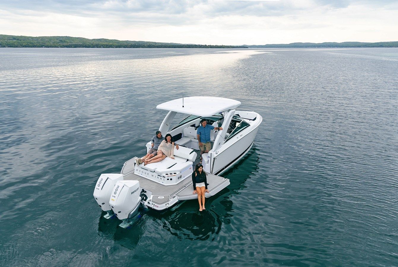 Buy a Four Winns H9C 29 at Shestakov Yacht Sales