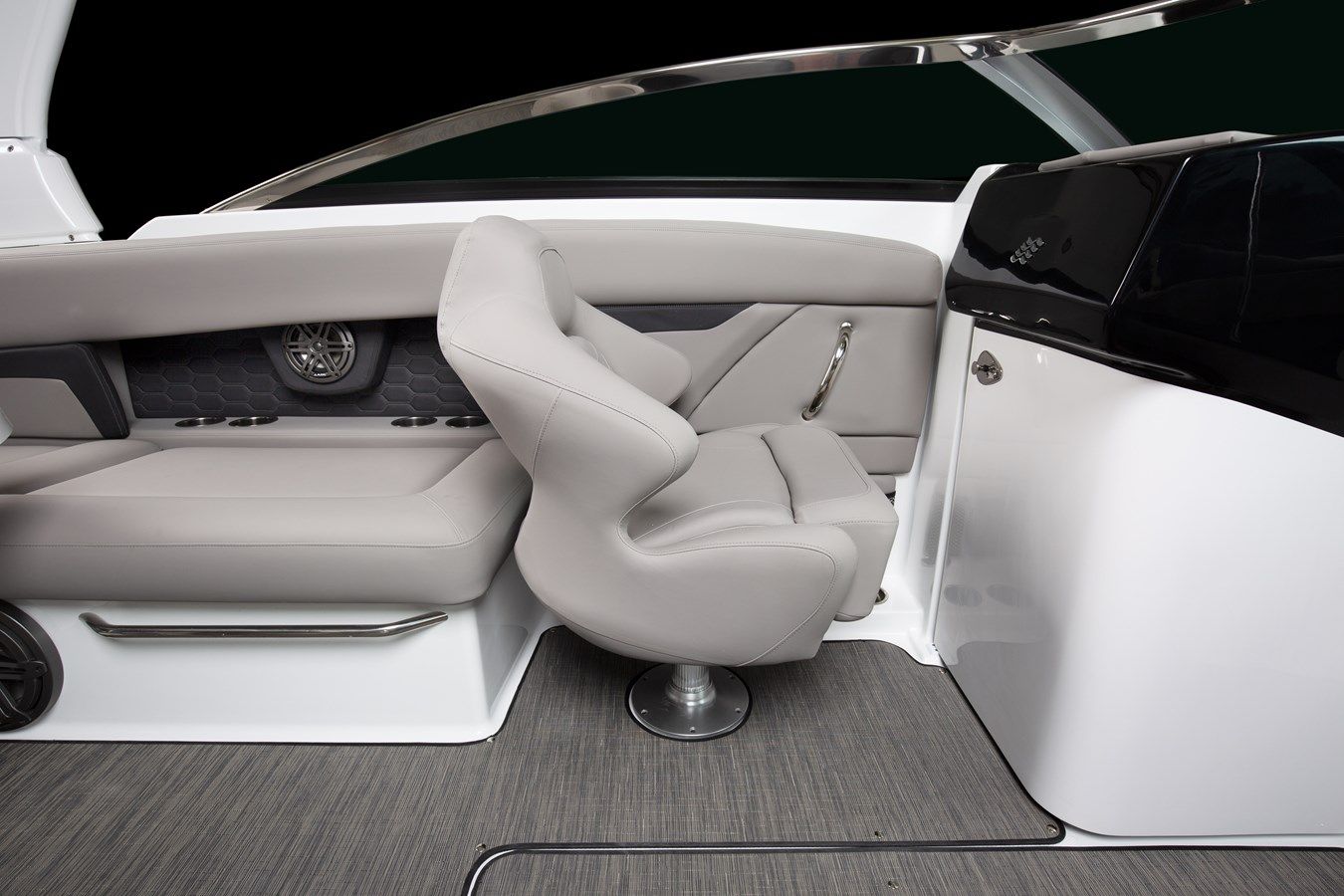 Продажа яхты Four Winns HD8 26