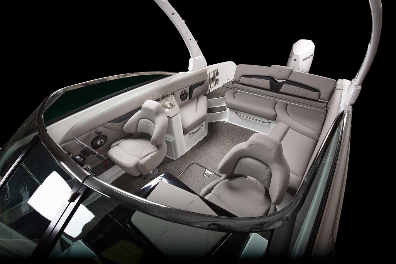 Лучшая цена на Four Winns HD8 26