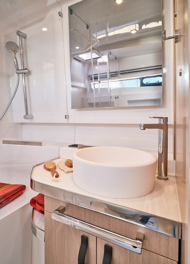 Buy a yacht Four Winns TH36 - FOUR WINNS