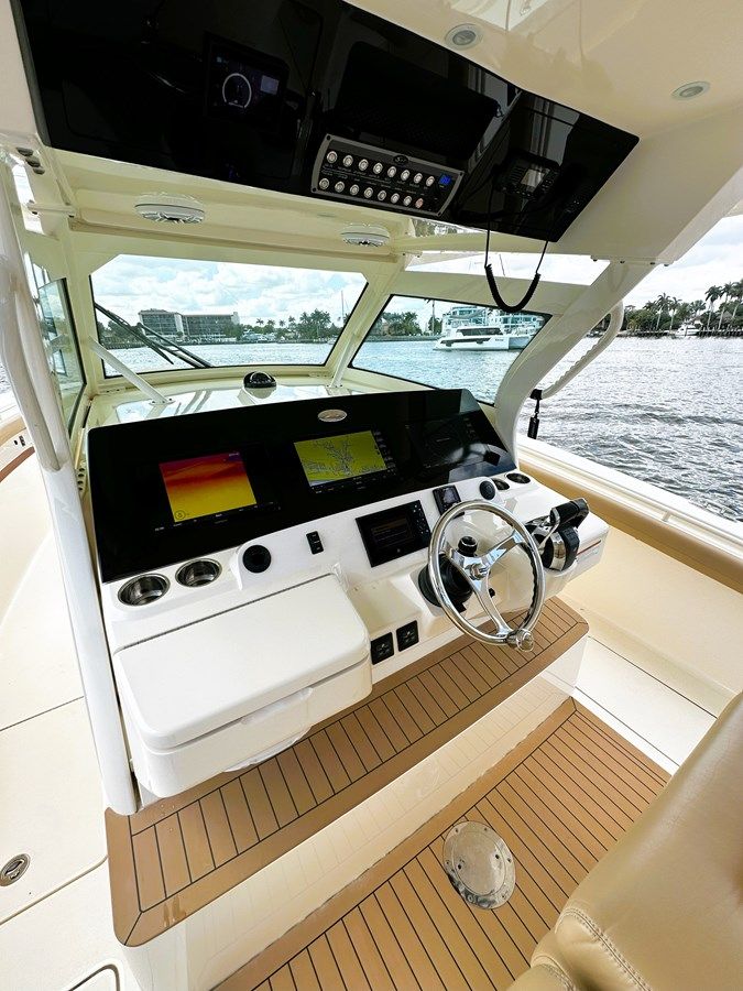 the best price on SCOUT 38 - SCOUT BOATS