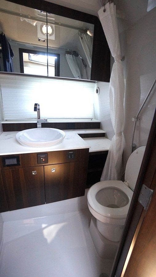 LAZY BLUM yacht sale