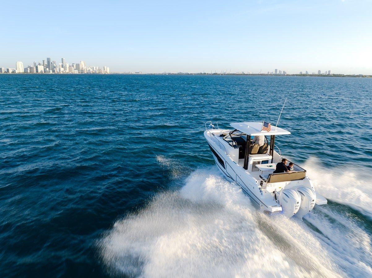 Buy a yacht Jeanneau Leader 9.0 WA S2 Leader 9.0 WA S2