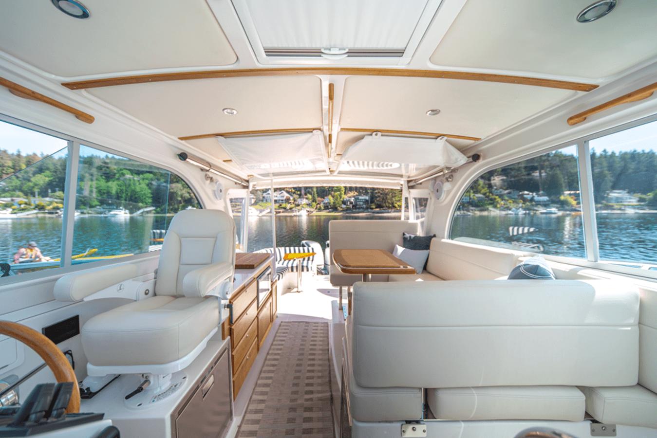 Buy a yacht Eastern Standard - BACK COVE