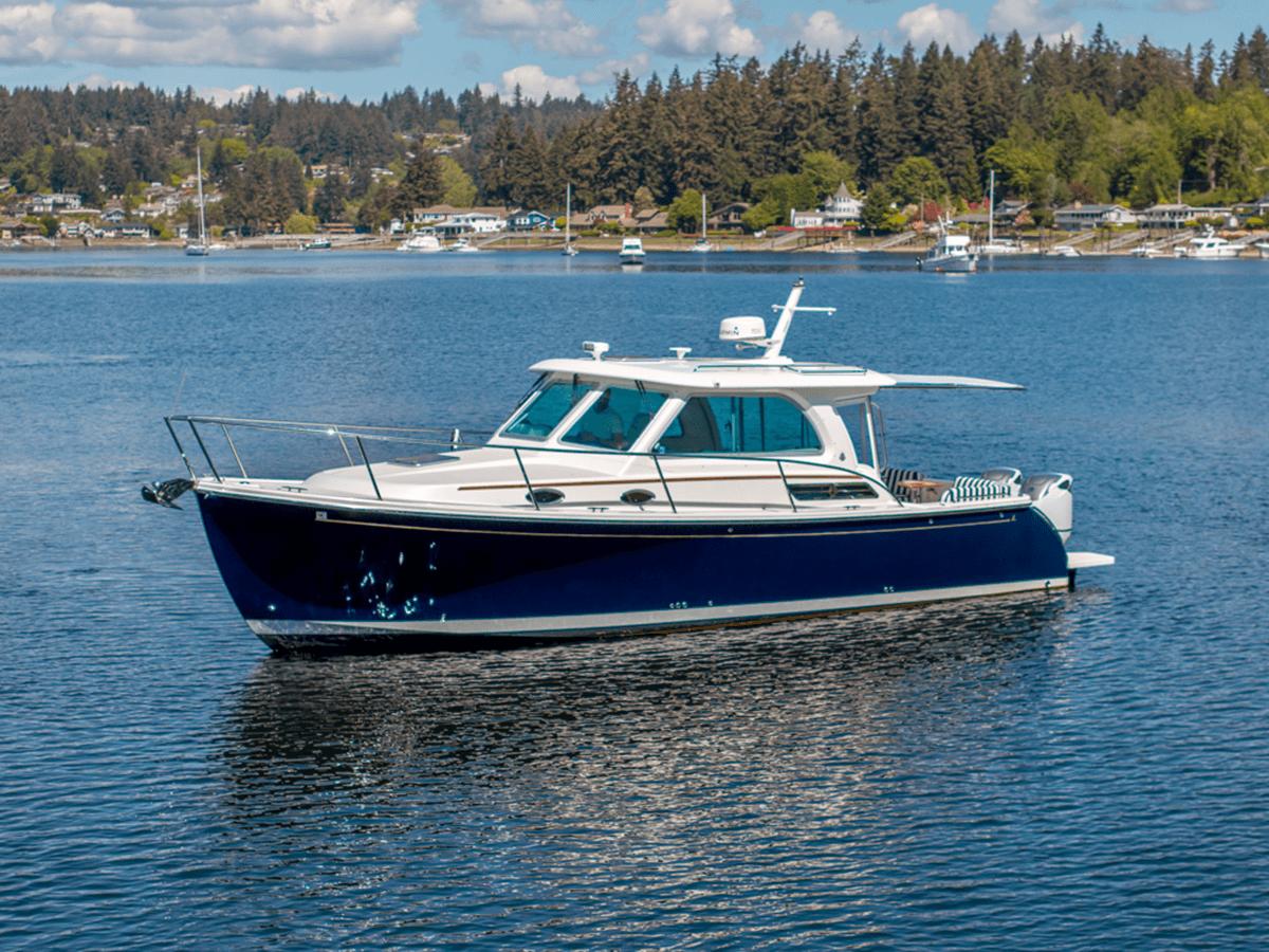 Buy a yacht Eastern Standard