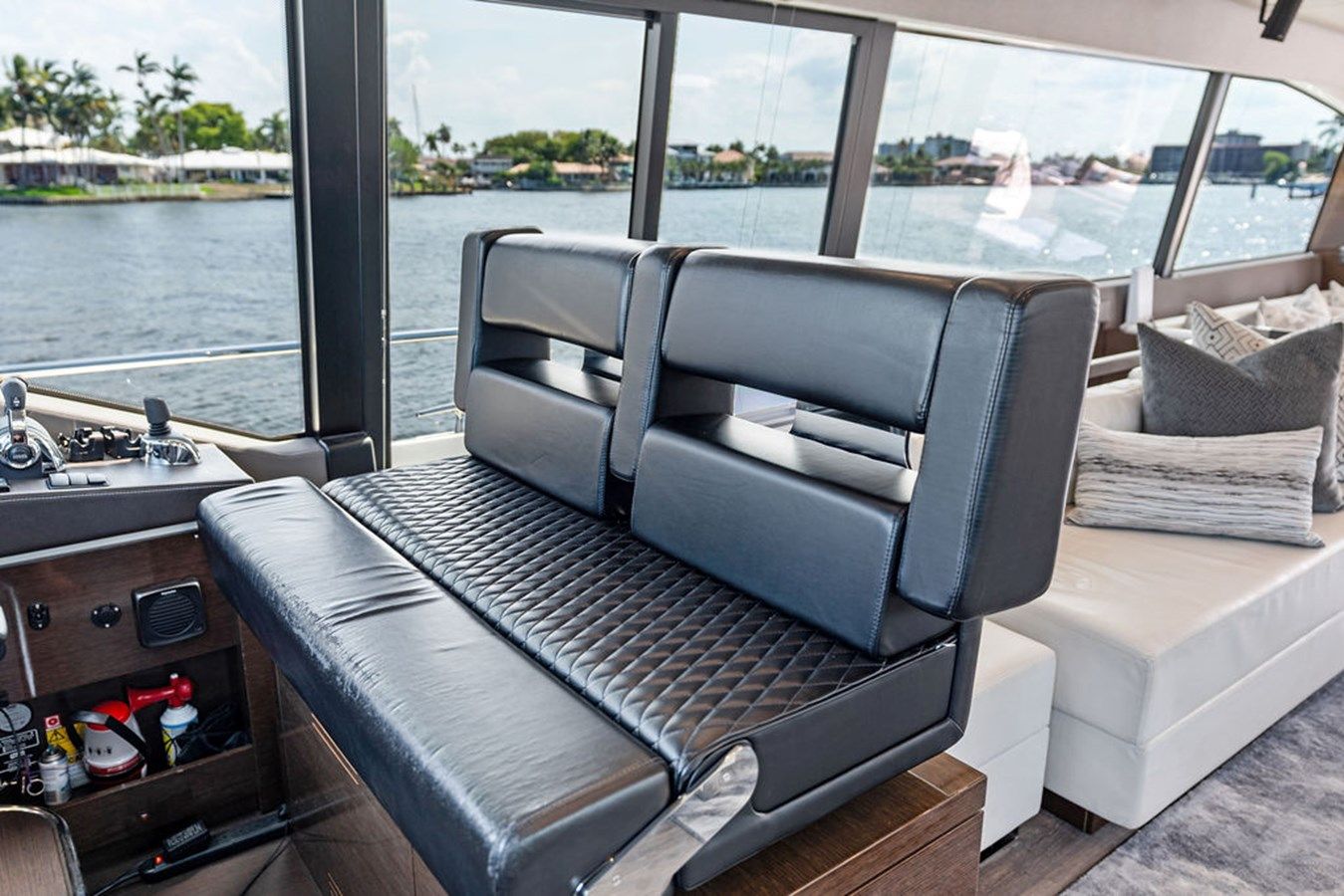 JOVE - PRESTIGE yacht sale