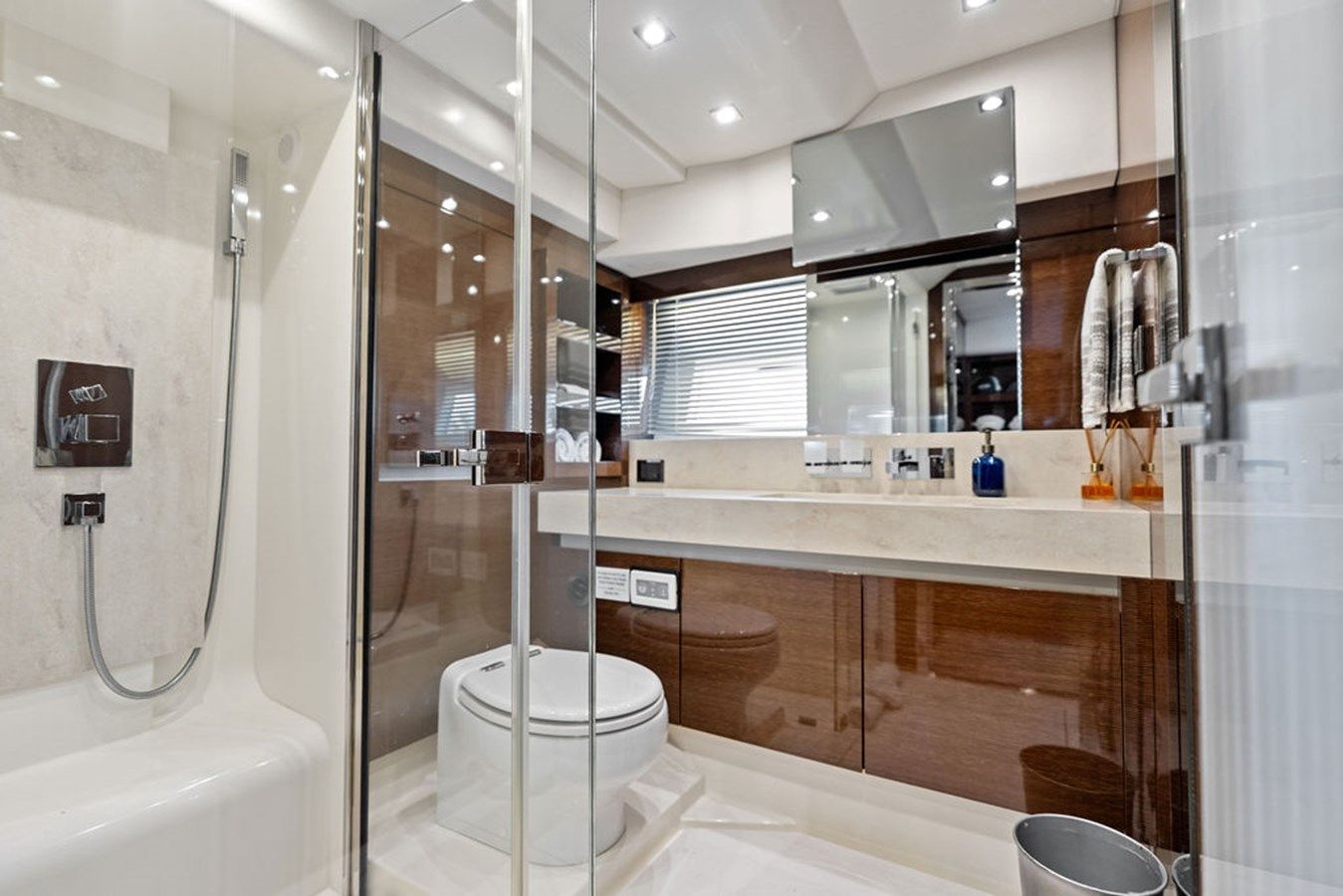 Buy a yacht JOVE 680