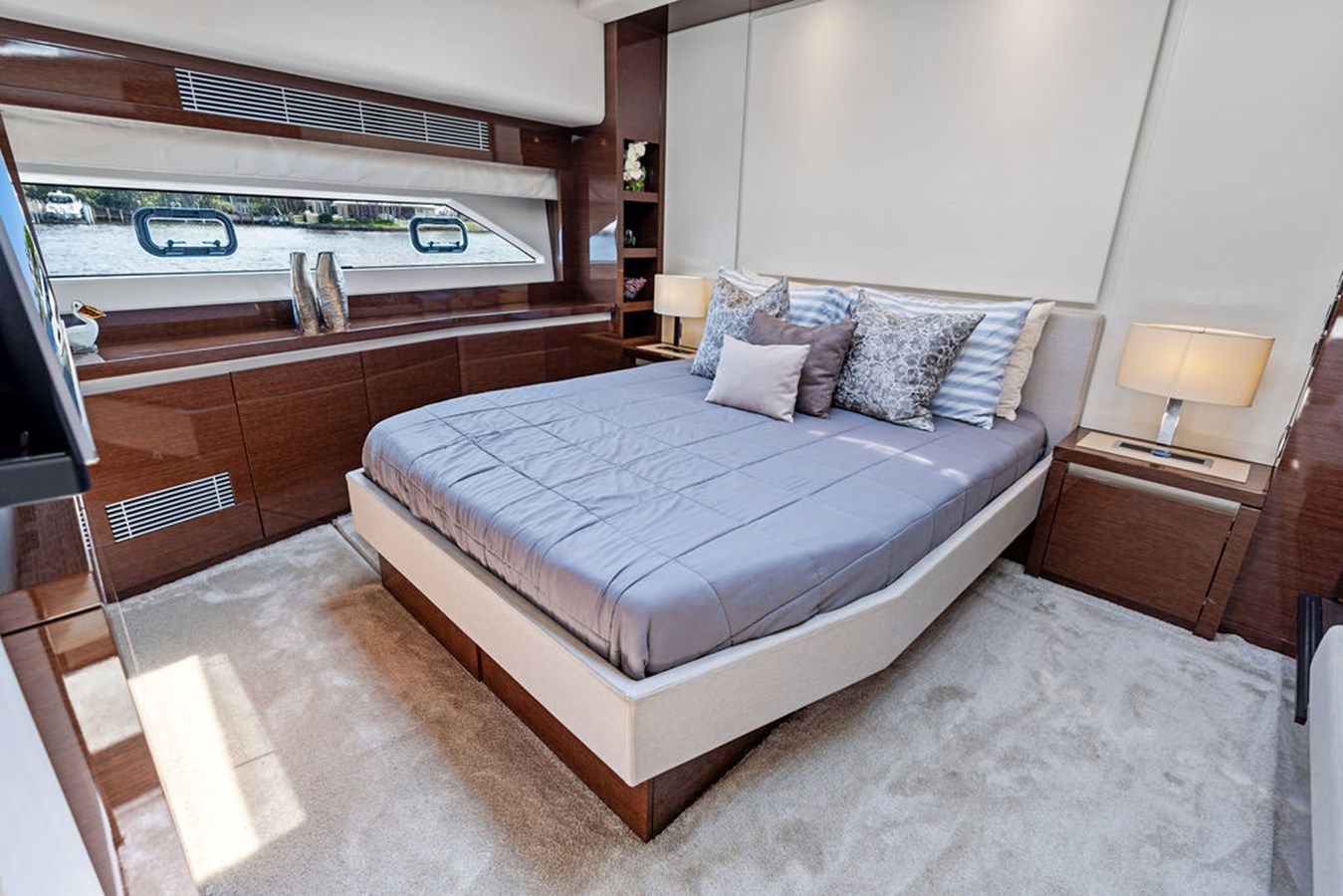 JOVE - PRESTIGE yacht sale
