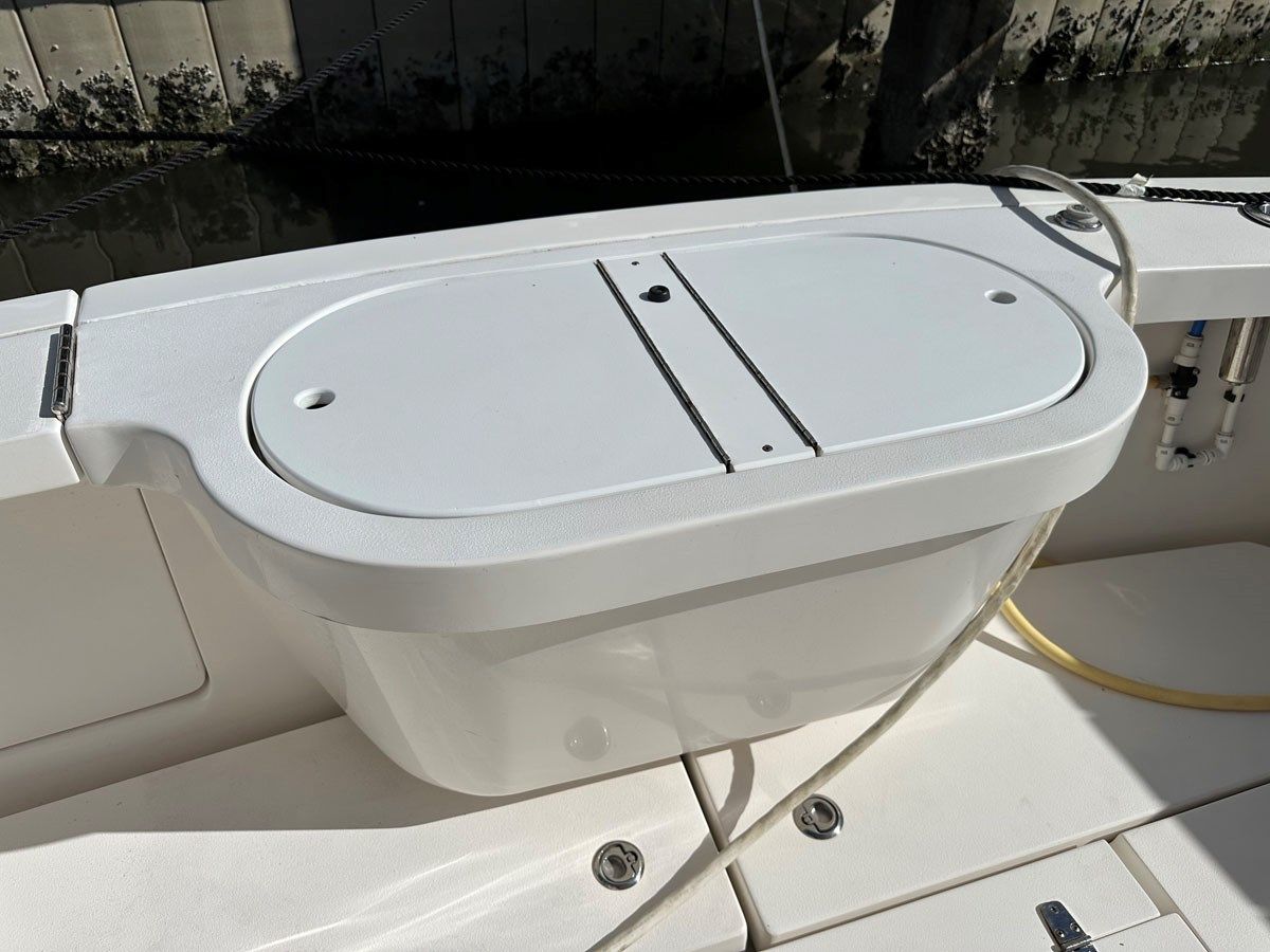 Buy a yacht LUNA 2013