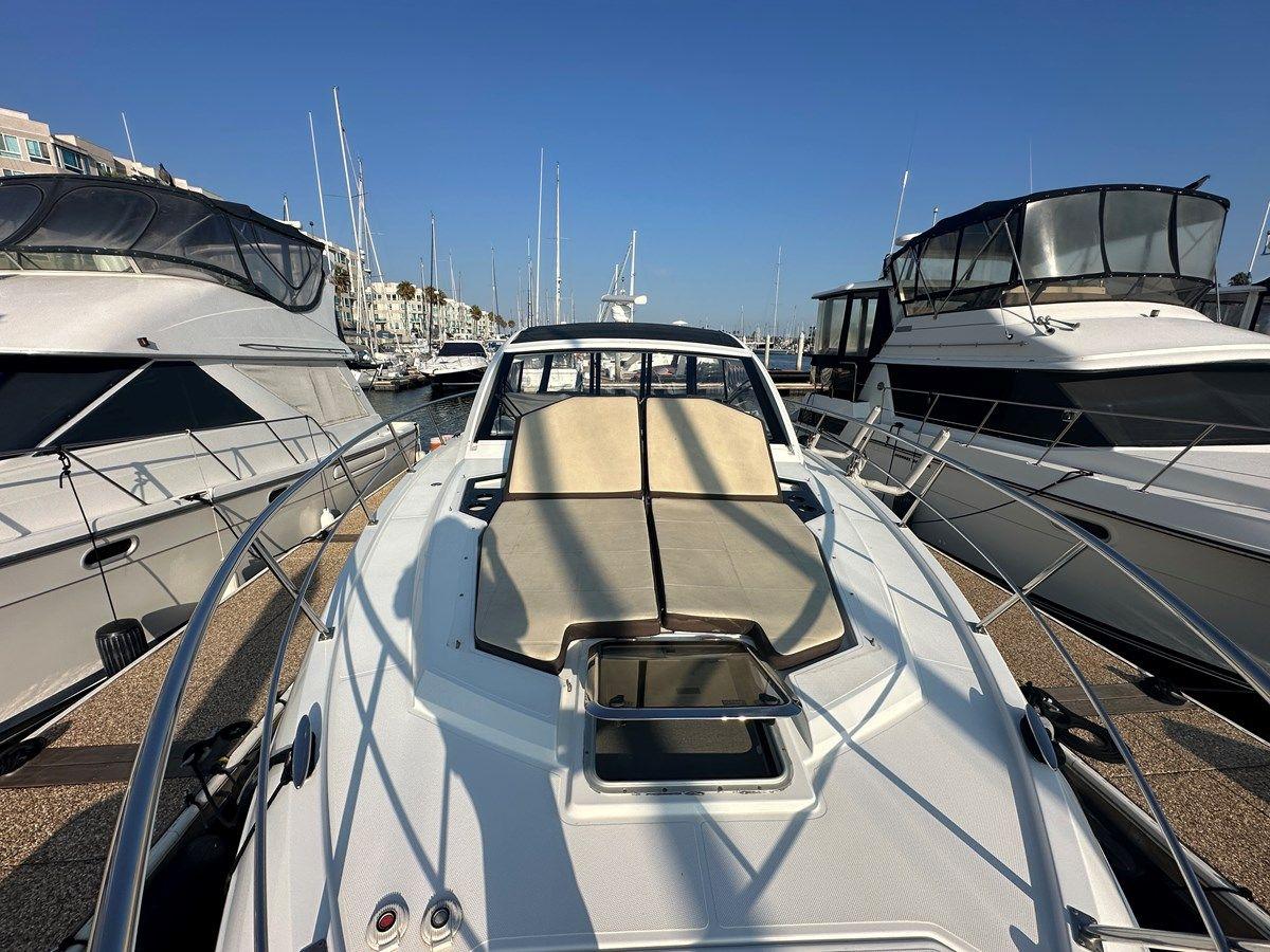 Buy a LUX LIFE 2017 at Shestakov Yacht Sales