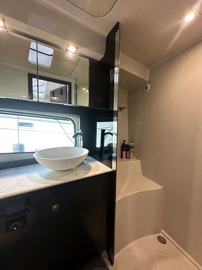 best yacht sales deals LUX LIFE 390 Express Coupe