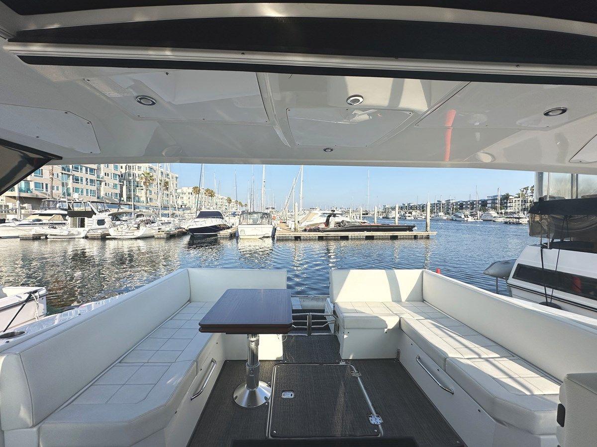 LUX LIFE - Cruisers Yachts price