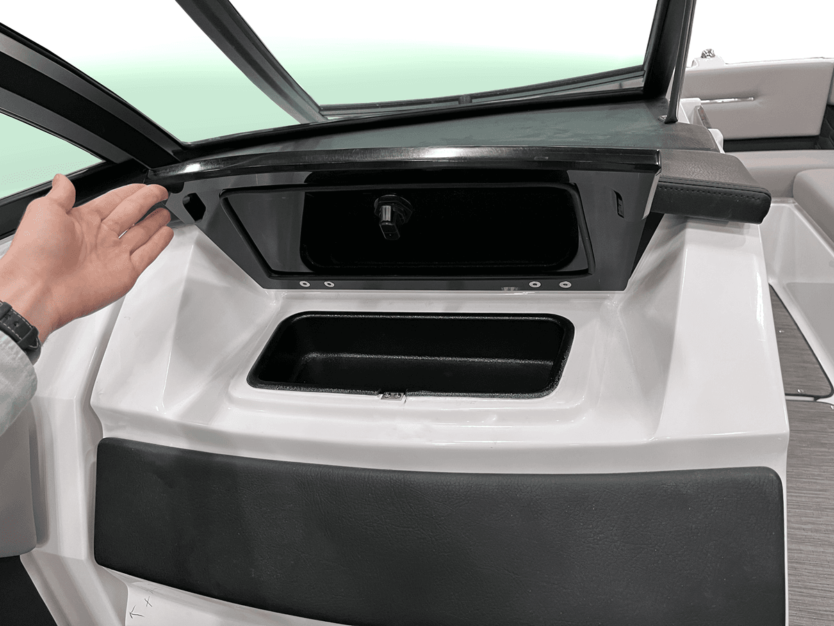 Стоимость яхты Four Winns H6C - FOUR WINNS