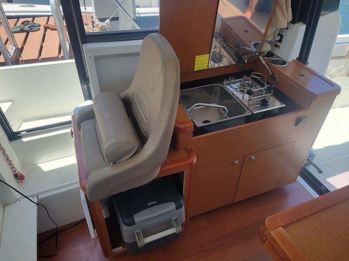 2016 Jeanneau Merry Fisher 855 28 yacht sale