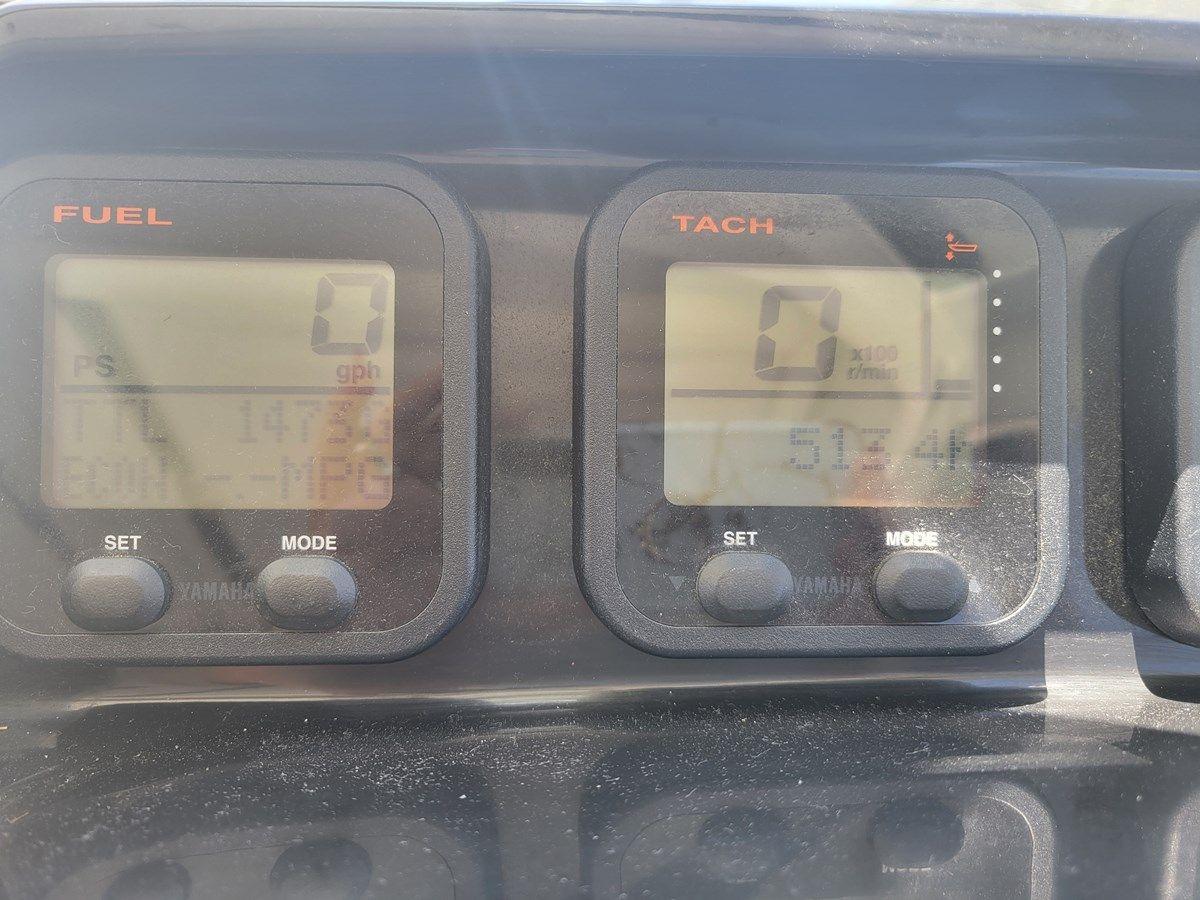 Buy a yacht 2016 Jeanneau Merry Fisher 855