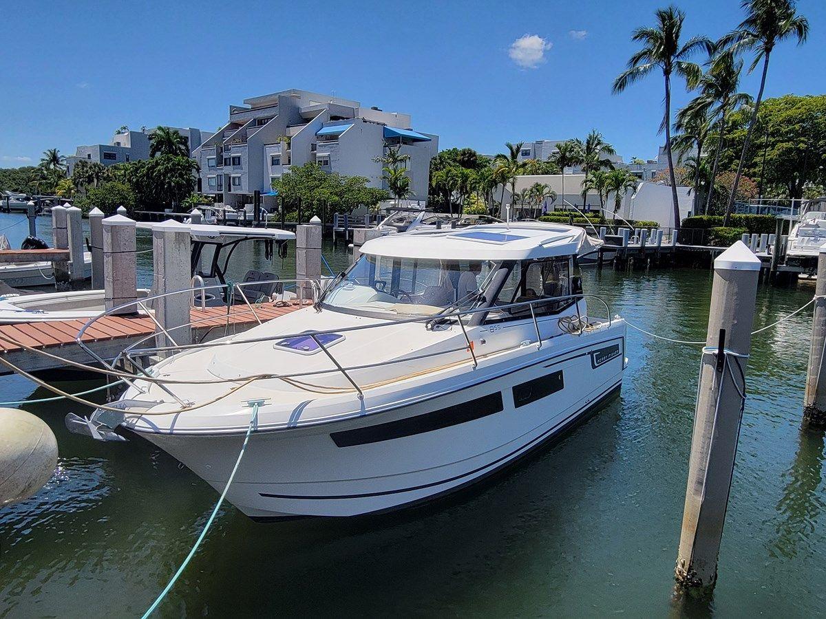 Buy a 2016 Jeanneau Merry Fisher 855 28 at Shestakov Yacht Sales