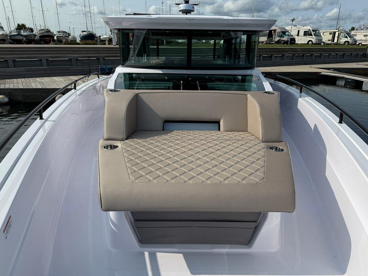 Buy a yacht Axopar 45 XC Cross Cabin BRABUS 45