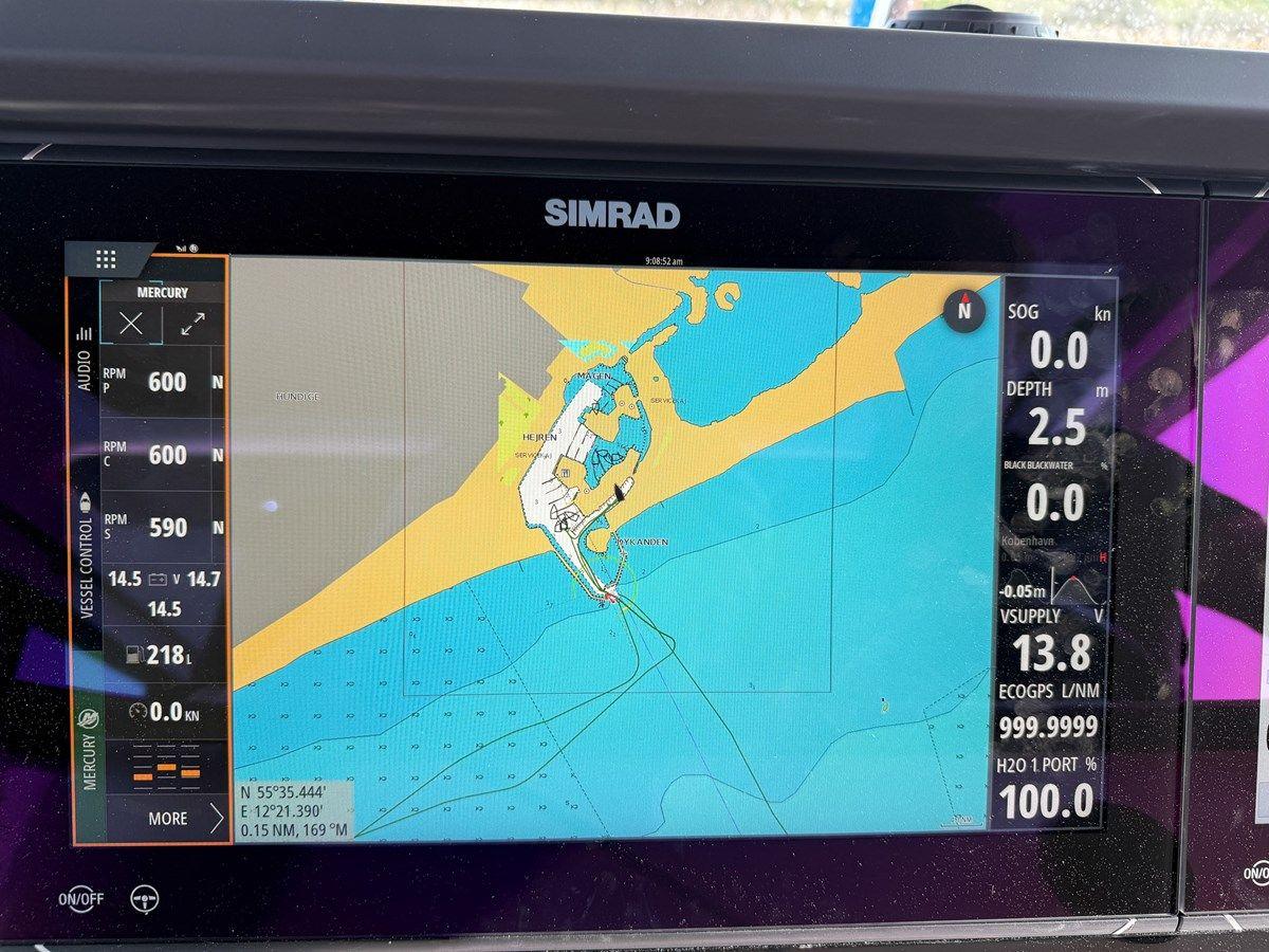 Axopar 45 XC Cross Cabin BRABUS - Axopar yacht sale