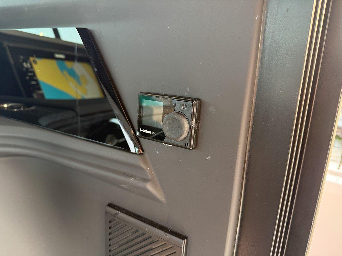 Axopar 45 XC Cross Cabin BRABUS - Axopar price