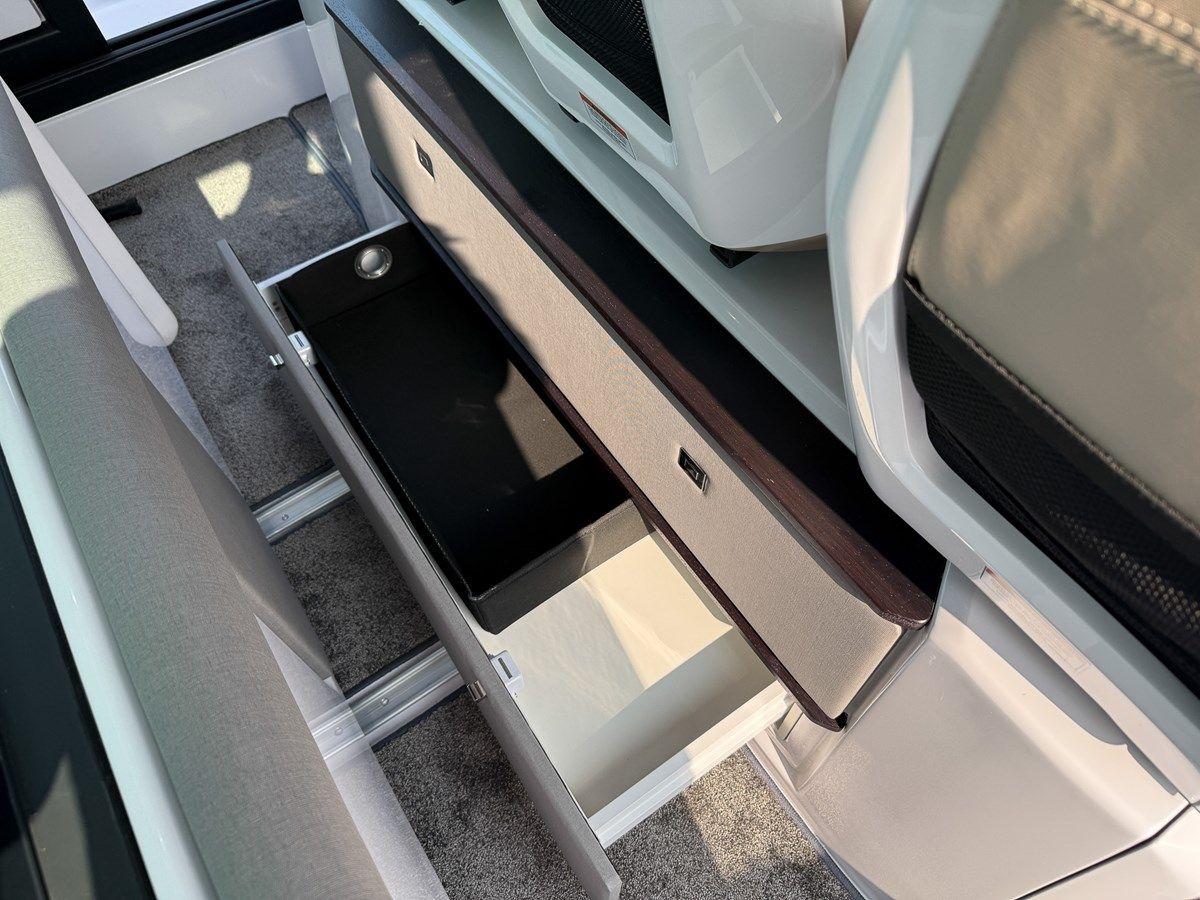 Axopar 45 XC Cross Cabin BRABUS 45 yacht sale