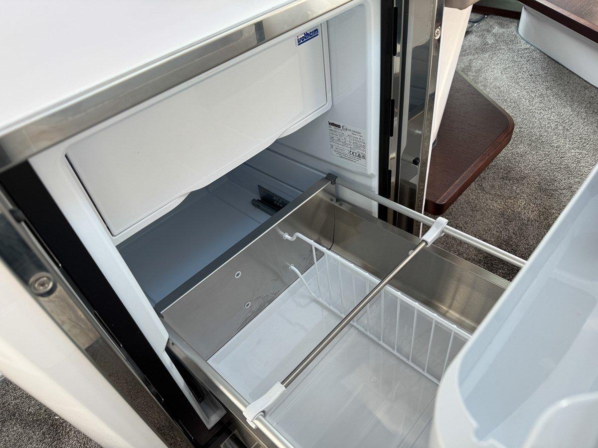 best yacht sales deals Axopar 45 XC Cross Cabin BRABUS 45 XC Cross Cabin