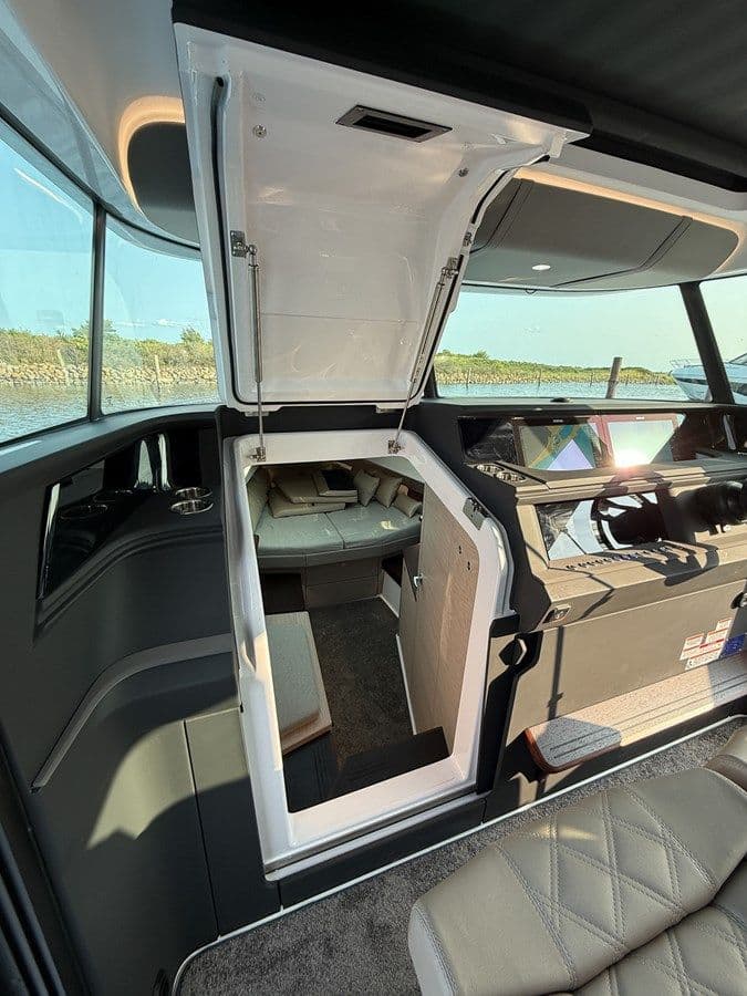 Axopar 45 XC Cross Cabin BRABUS 2025