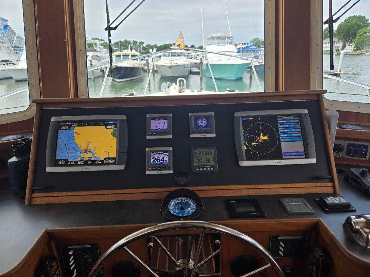 Buy a yacht CHINOOK 2010