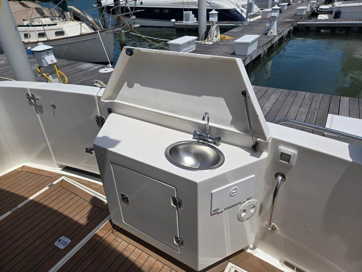 Buy a CHINOOK 2010 at Shestakov Yacht Sales