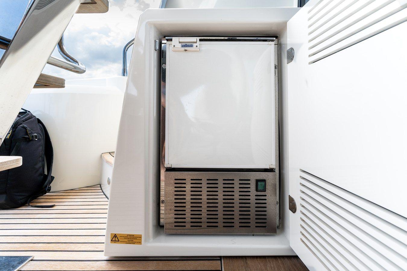 Buy a 2019 Prestige 590S - PRESTIGE at Shestakov Yacht Sales