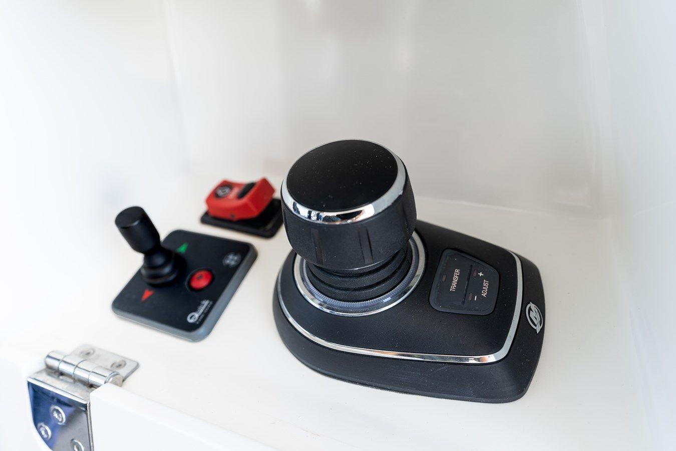 2019 Prestige 590S yacht sale