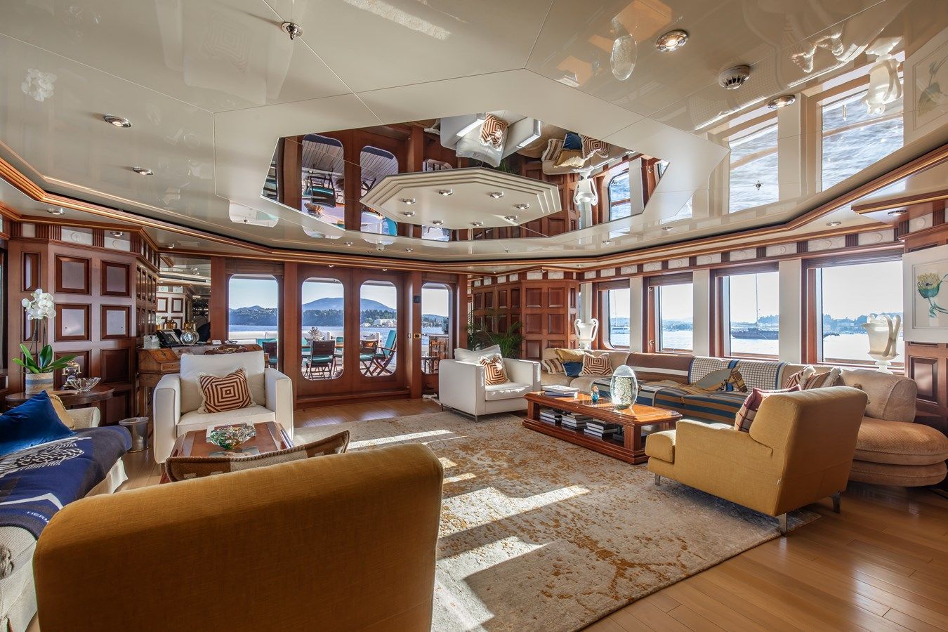 the best price on LADY MARINA