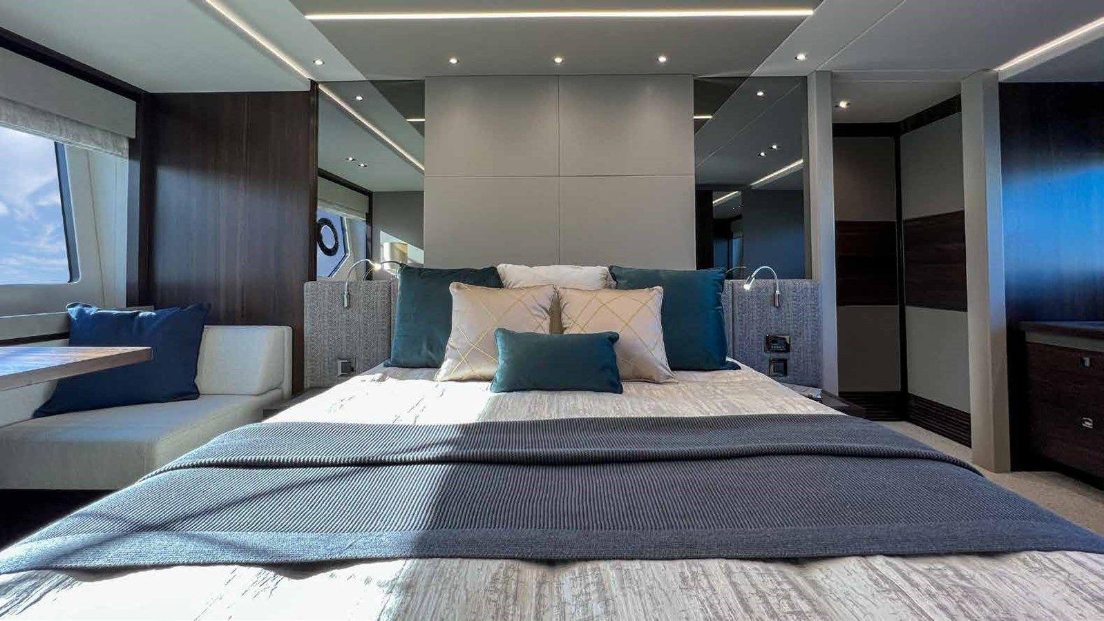 Buy a yacht Sunseeker 76 Yacht - Sunseeker