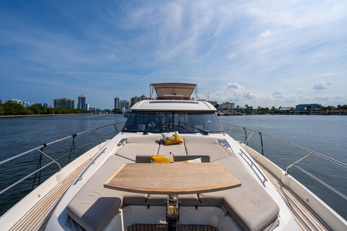 Buy a yacht 2019 Prestige 590S - PRESTIGE