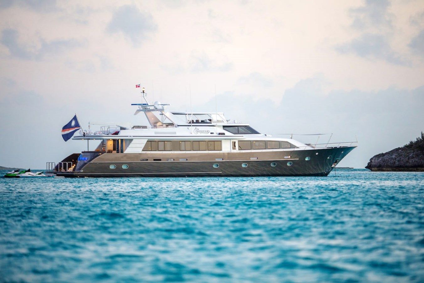 Buy a yacht UNBRIDLED 1995