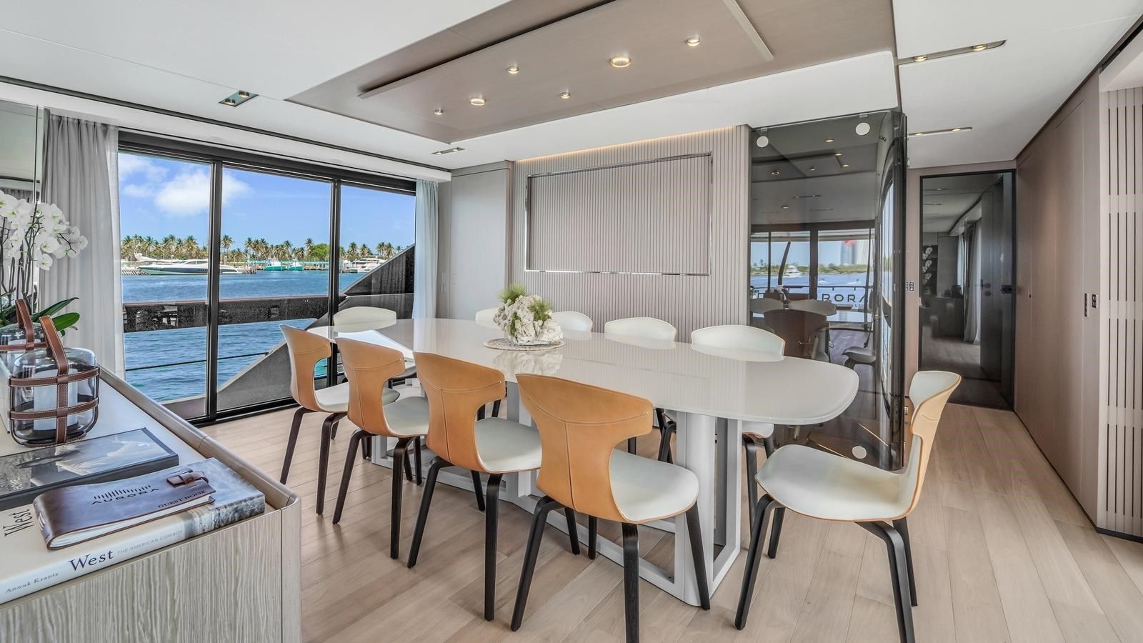 Купить яхту AURORA - Ferretti Yachts в Shestakov Yacht Sales