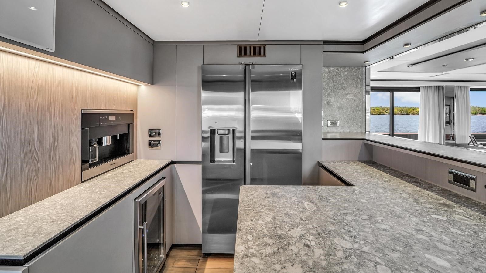 Лучшие предложения покупки яхты AURORA 2022