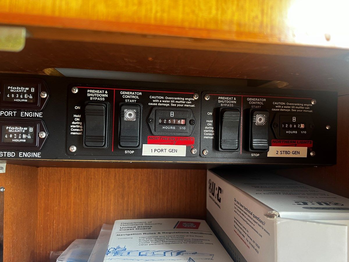 Купить яхту 1998 Viking Boats 58 Convertible El Jefe 58 в Shestakov Yacht Sales