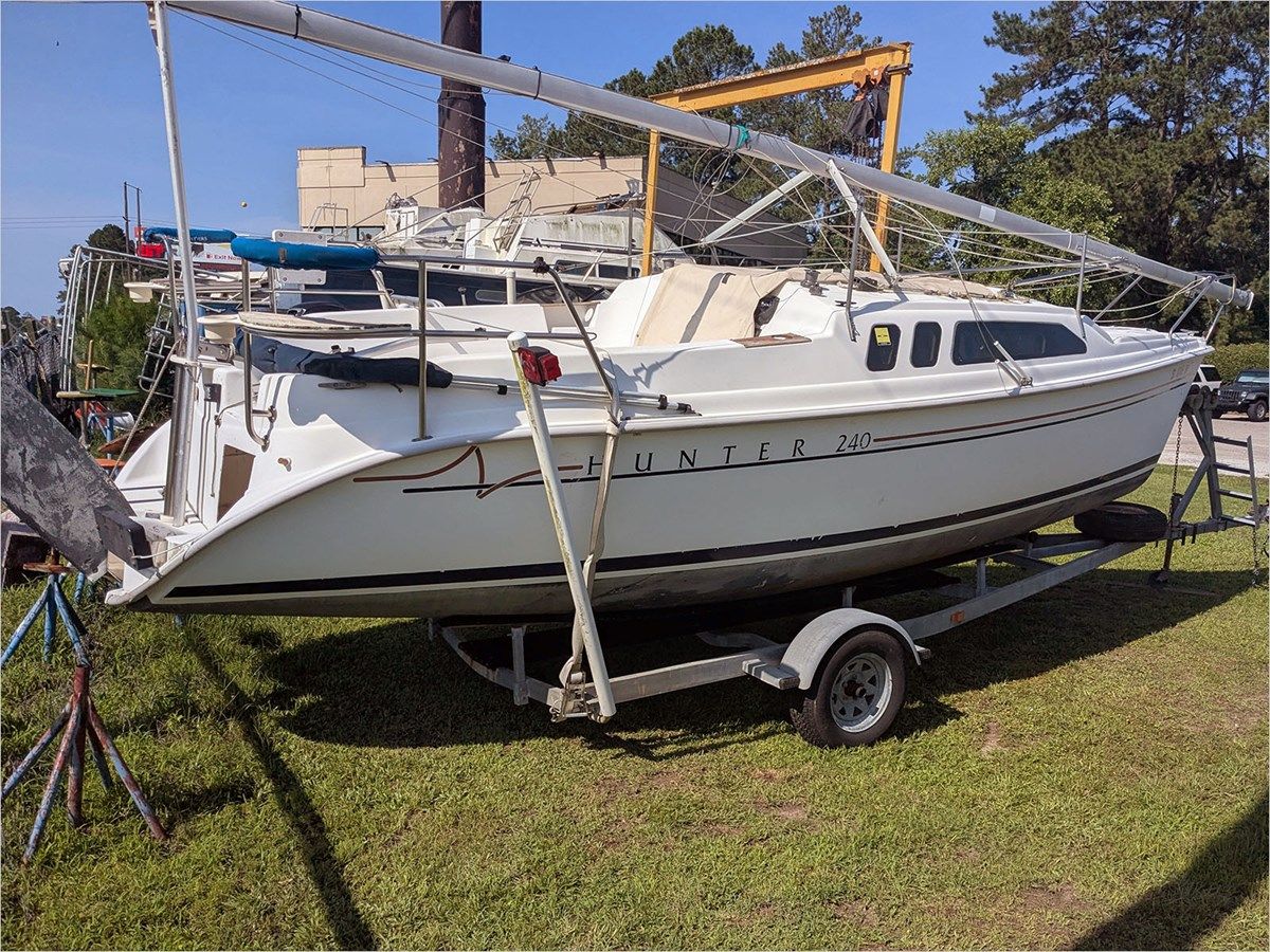 Купить яхту 24' Hunter 1998 240 24 в Shestakov Yacht Sales