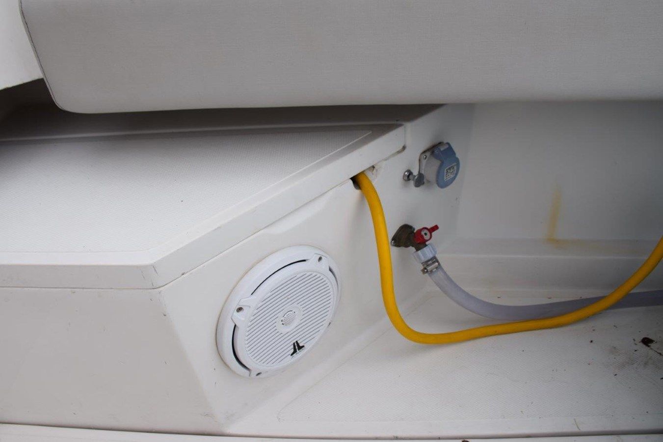 IT'S A WRAP Combi 33 yacht sale