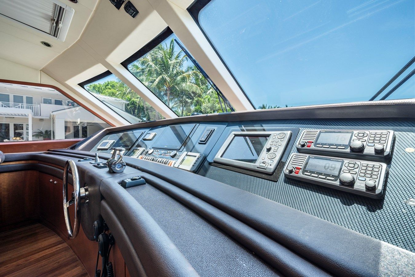 Buy a SINPRISA 2010 at Shestakov Yacht Sales